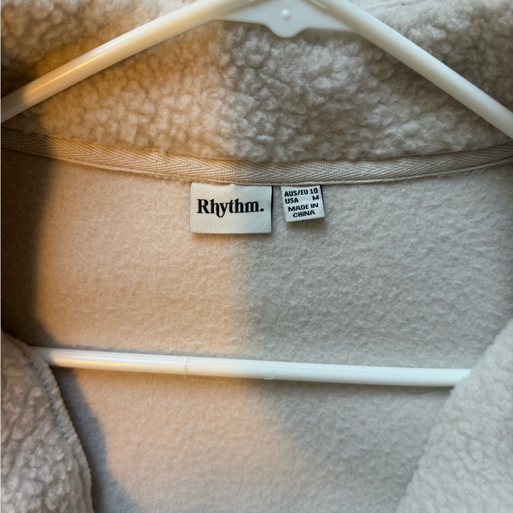 Rhythm Women’s Sherpa Quarter Zip Pull over - Picture 4 of 4